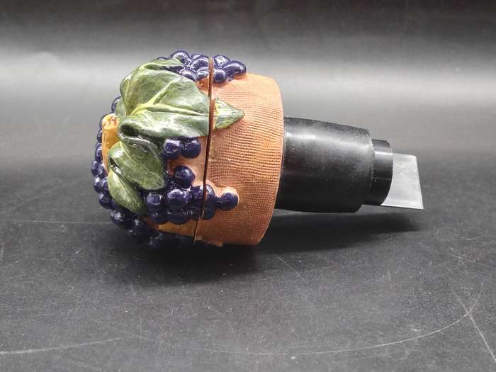 Vintage! Wine Bottle Stopper / Pourer