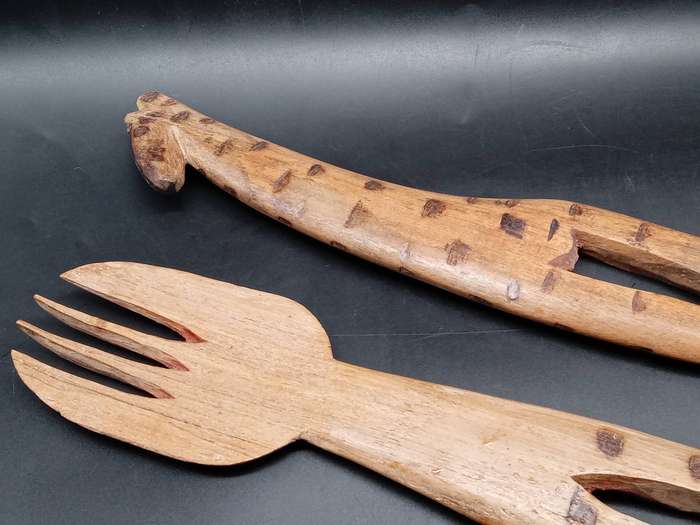Vintage! Wooden Hand Carved Giraffe Serving Salad Set