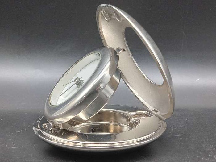 Vintage ! Chrome Plated Silver - Oyster Folding - Travel Alarm Clock