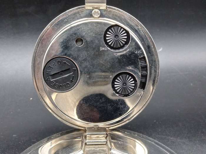 Vintage ! Chrome Plated Silver - Oyster Folding - Travel Alarm Clock