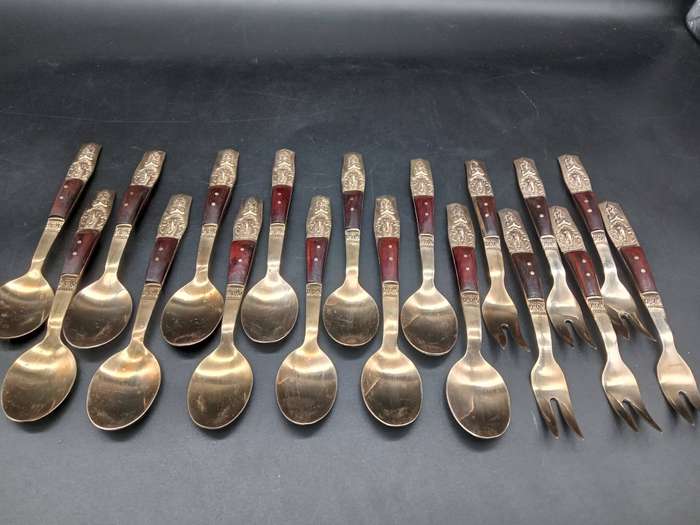 Vintage! - Thai - Bronze - Teak Wooden Handle - 18 Pc Set of Tea Spoons and Cake Forks