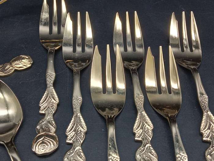 Vintage!  Eetrite -  24kt gold plated - 15 Piece cutlery set