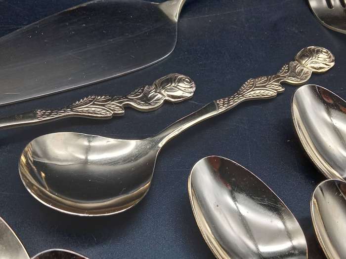 Vintage!  Eetrite -  24kt gold plated - 15 Piece cutlery set