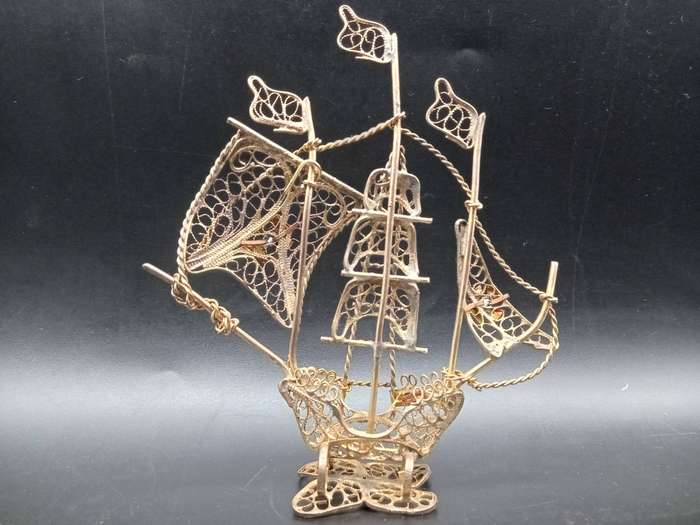 Vintage ! Portugal - Hand Made - Filigree Brass - Caravel Ship - Santa Maria Sailboat