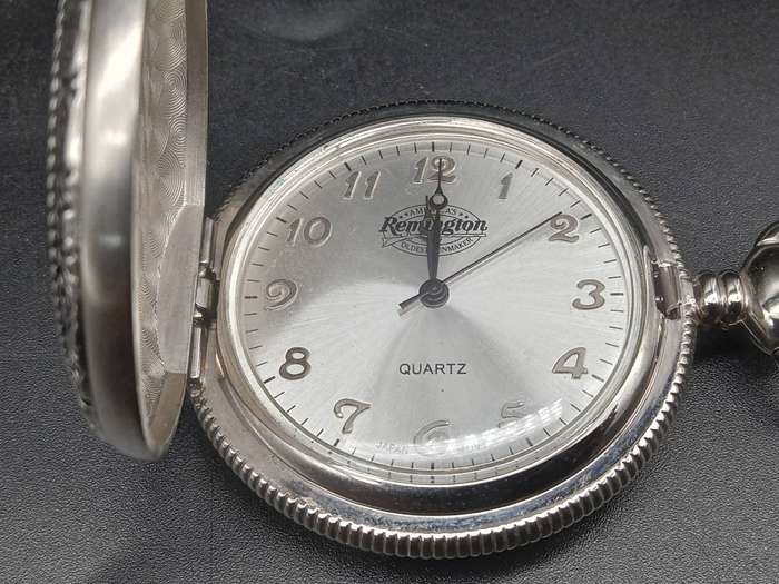 Vintage ! American - Remington - Hunting Scene - Pocket Watch