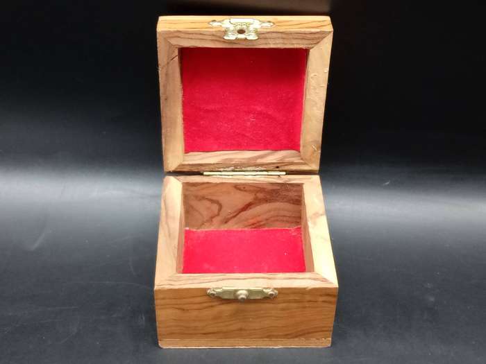 Vintage! Jerusalem - Olive wood - Small - Chest/ Trinket Box