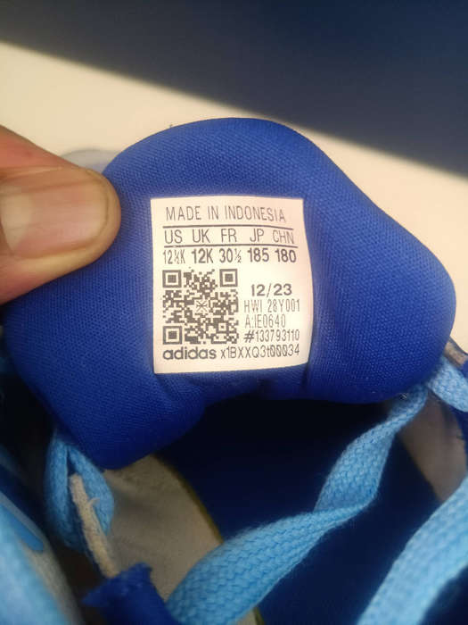 Sneakers (Kids 5/6yrs)
