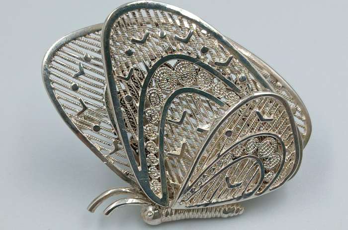 Elegant Sterling Silver Brooch