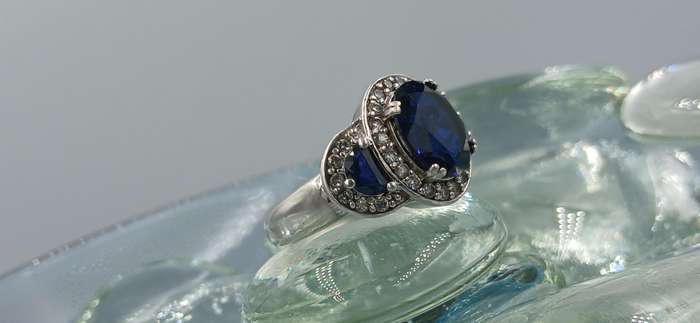 Beautiful Sterling Silver Ring with CZ