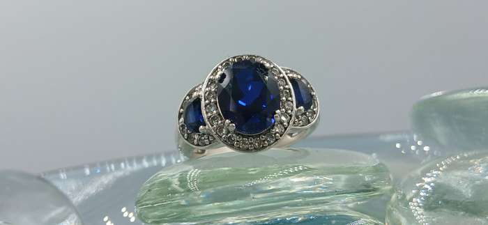 Beautiful Sterling Silver Ring with CZ