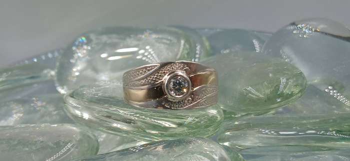 Sterling Silver ang 9 ct. Gold Ring