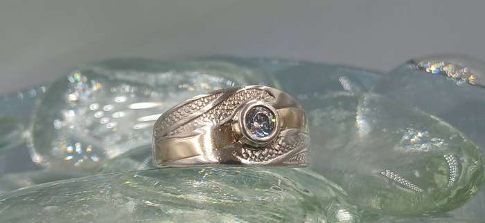 Sterling Silver ang 9 ct. Gold Ring
