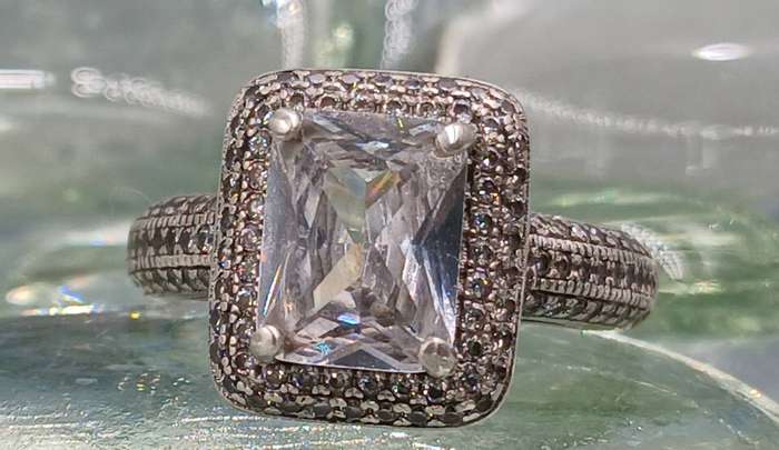 Elegant Sterling Silver Ring