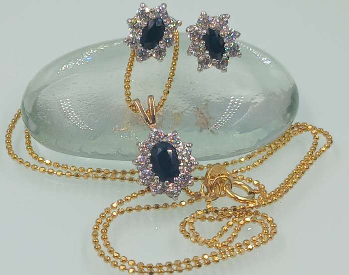 Elegant 9ct Necklace Set