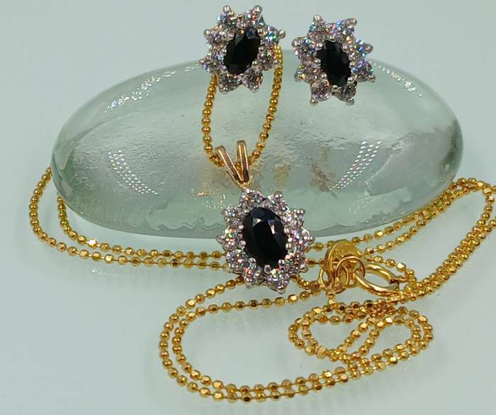Elegant 9ct Necklace Set
