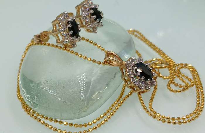 Elegant 9ct Necklace Set