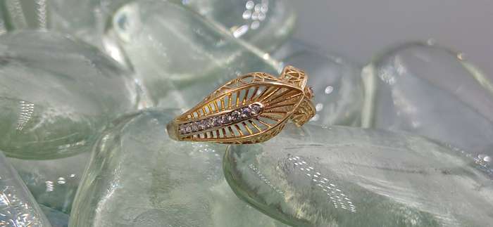 Beautiful 18ct Filigree Ring