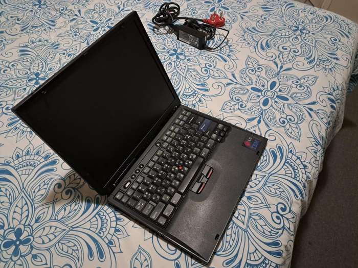 Vintage IBM Thinkpad R32 Pentium 4 Laptop