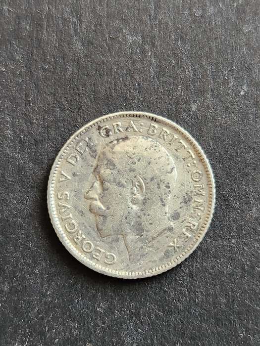 UK Sixpence 1918 Silver - as per photograph