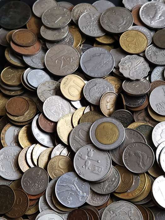 Mixed Lot of World Coins 2 kg - as per photograph