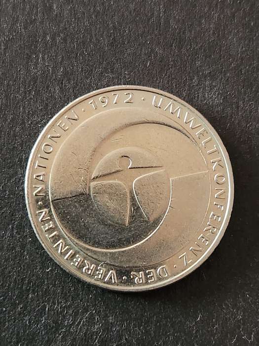 Bundes Republic 5 Deutsche Mark 1982 United Nations Conference - as per photograph