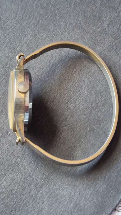 Vintage Ladies Sainst Tropez Shock Resistant Swiss made Mechanical Watch (not working)