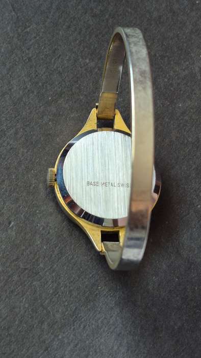 Vintage Ladies Sainst Tropez Shock Resistant Swiss made Mechanical Watch (not working)