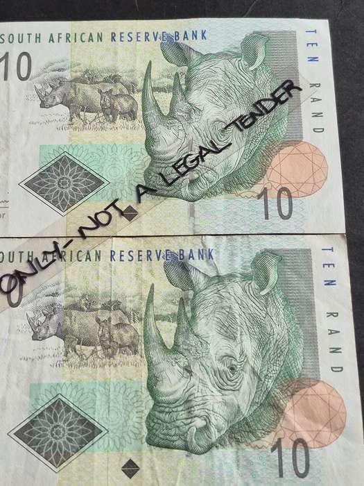 2 x TT Mboweni Ten Rand 2nd issue 2004 (nice condition)