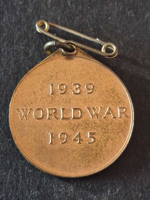 Southern Rhodesia WWII Victory Medal 1939 - 1945 (excellent condition)