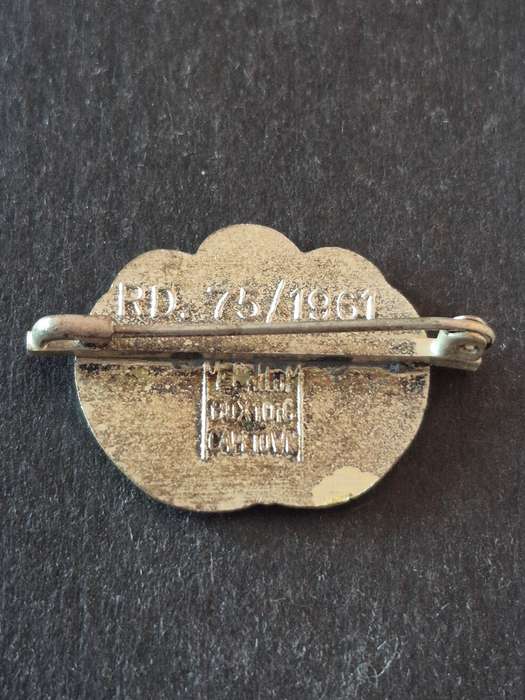 Republic of SA 31 May 1961 Pin Badge (nice condition)