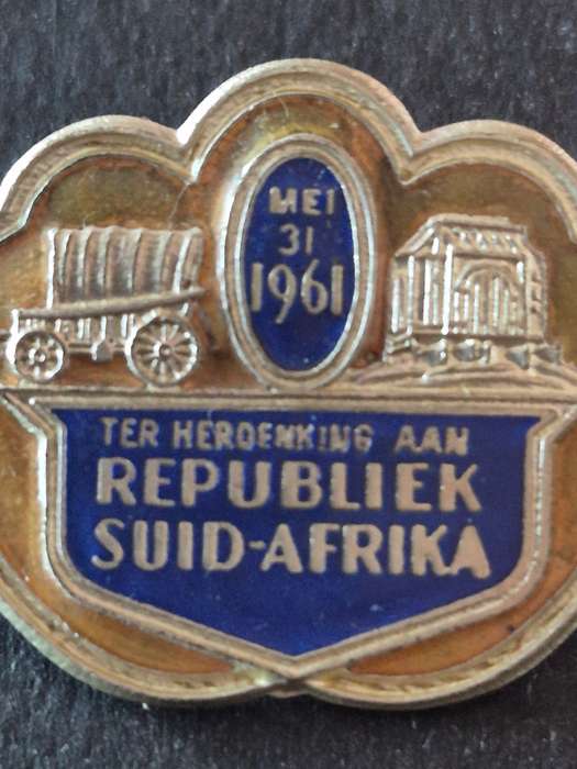 Republic of SA 31 May 1961 Pin Badge (nice condition)