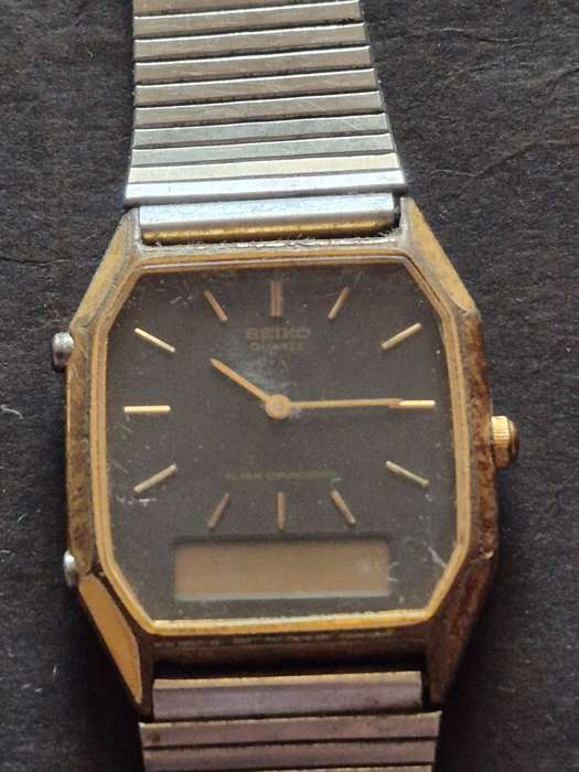 Vintage Seiko Quartz Watch (untested) not working