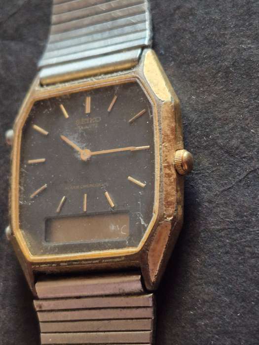 Vintage Seiko Quartz Watch (untested) not working