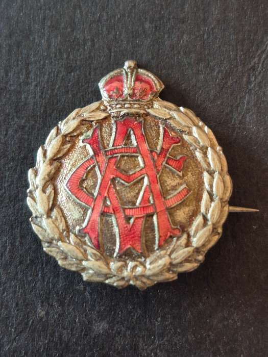 Army Veteran Corps Settlement Brooch (enameled) 25mm x 30mm