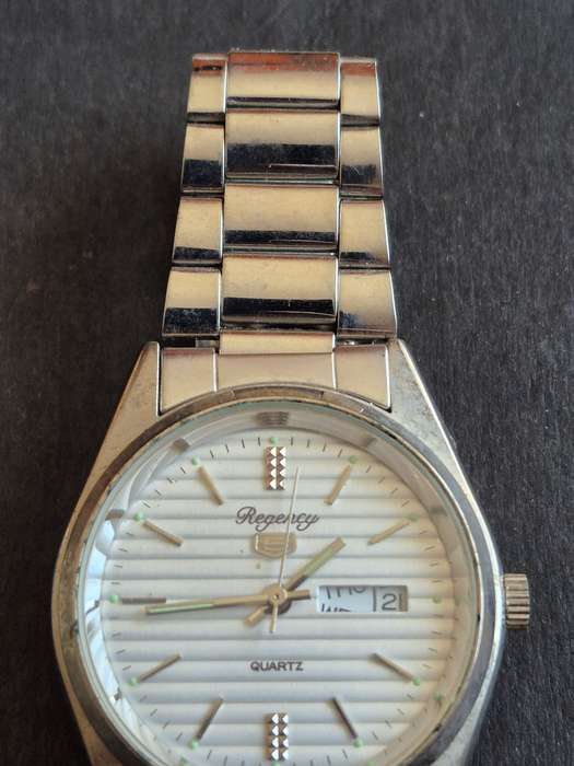 Vintage Regency 5 Quartz Men's Watch  - nice condition (untested) sold as is