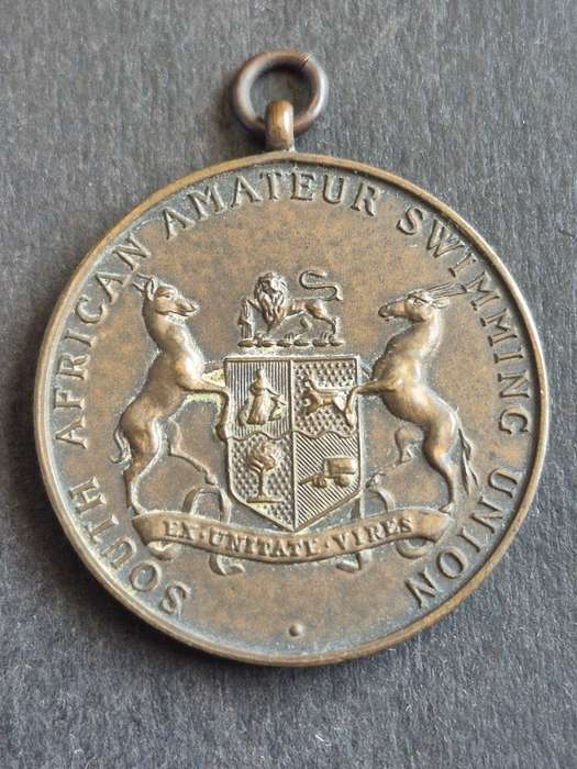 SA Amateur Swimming Union Bronze Medallion Ladies Teams Race won by Mensor Smith 1931