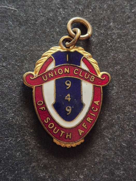 Union Club of SA Enamel Badge 1949 no. 852