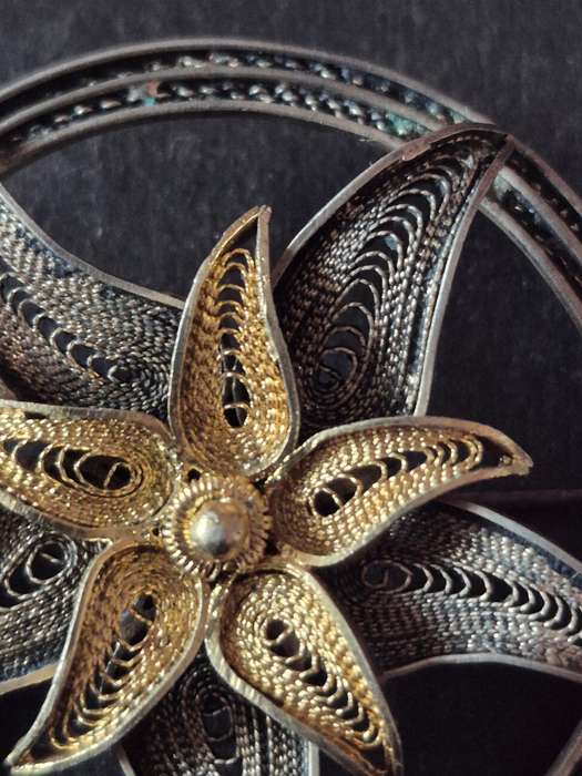 Filigree Brooch - Gilt Sterling Silver 11.6g