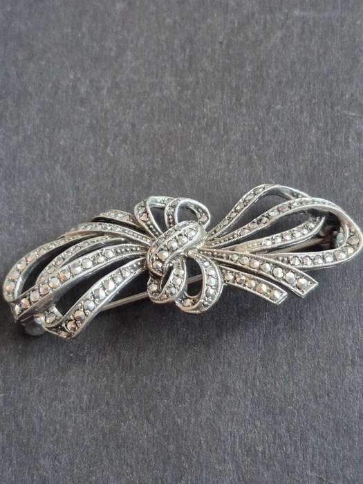 Sterling Silver Vintage Marcasite Brooch 10.7g