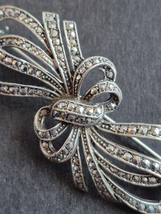 Sterling Silver Vintage Marcasite Brooch 10.7g