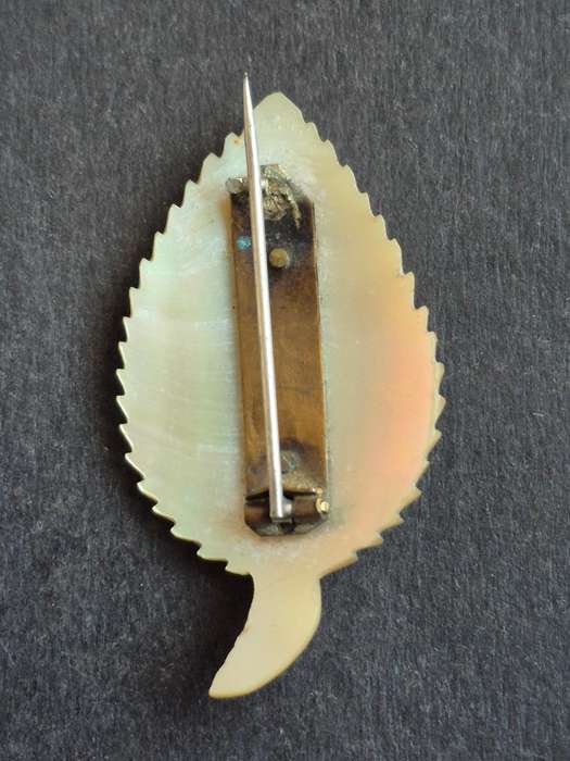 Antique Carved Mother of Pearl Leaf shaped Brooch (pin broken)