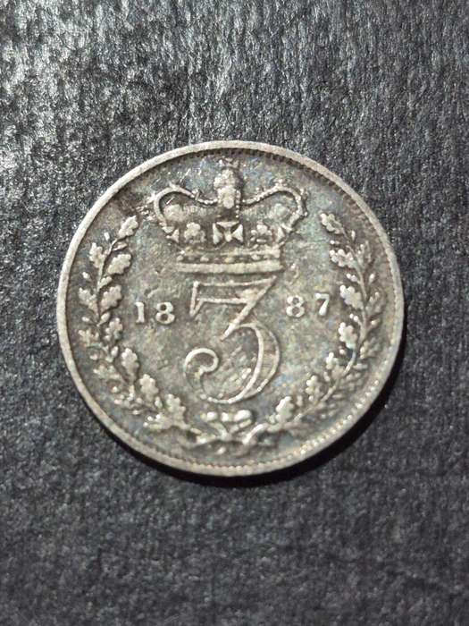 UK Threepence 1887 Queen Victoria Younghead