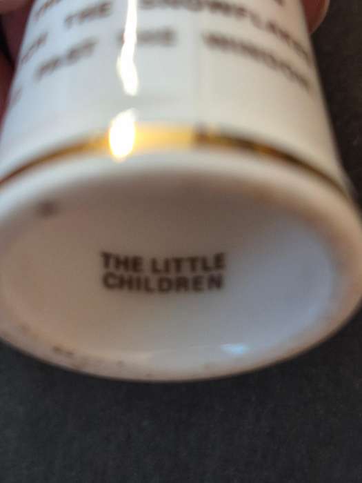 Royal Doulton Winter Thimble Jill Barklem 1983 "The Little Children "