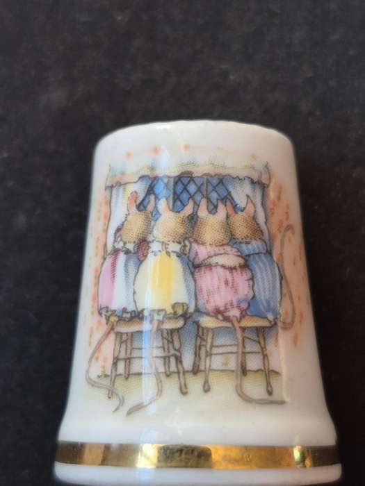 Royal Doulton Winter Thimble Jill Barklem 1983 "The Little Children "
