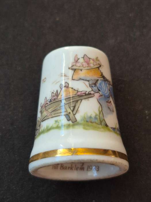 Royal Doulton Spring Thimble Jill Barklem 1983 "Mrs Apple"