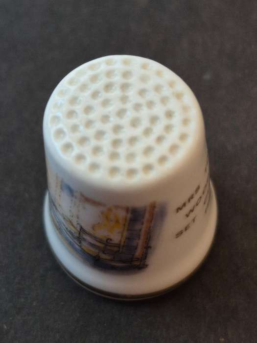 Royal Doulton "Winter" Jill  Barklem Thimble 1983 Clover Toasting Bread