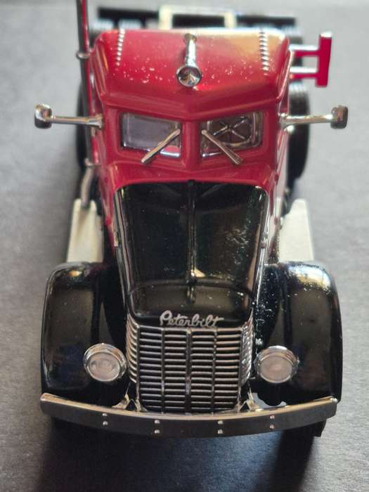 Matchbox 1939 Peterbilt Cab Truck - Birth of the Big Rigs (excellent condition)