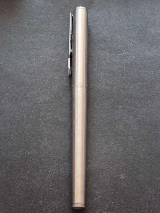 Vintage Parker Rollerball Pen made in England (needs refill)