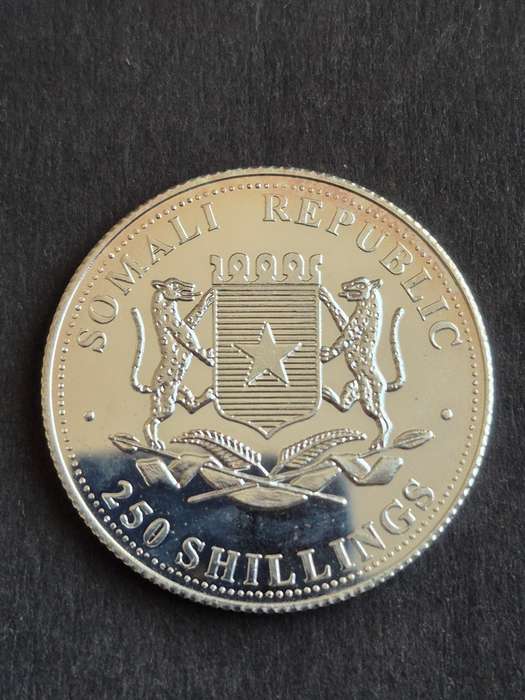 Somalia Republic 250 Shillings 2005 (Pope John Paul II Kissing Bible) Silver Plated Copper Nickel 20