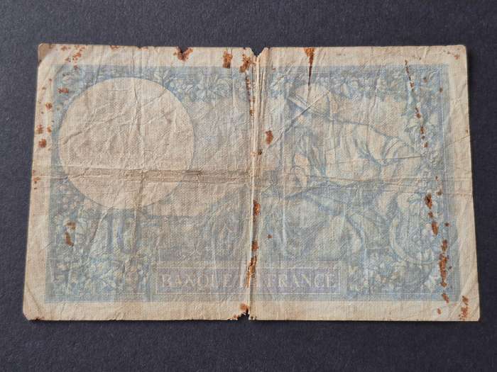 France 10 Francs 1941 (tears/marks)